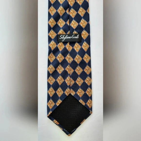Stefano Conti Necktie Navy Yellow Diamond Pattern 4" x 58" - Picture 3 of 3